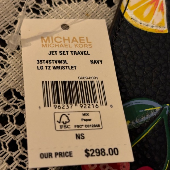 NWT Michael kors Jet Set Travel Large Sequined Fruit Print Wristlet - Picture 9 of 9